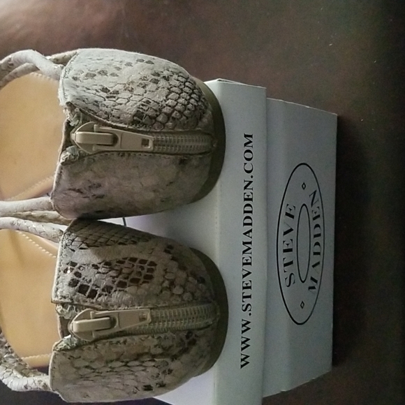 Shoes - Picture 4 of 4